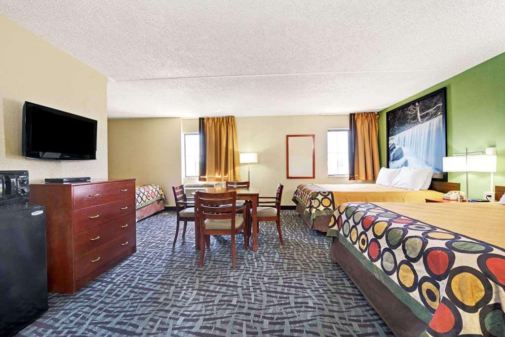 Spark By Hilton Wichita East Room photo