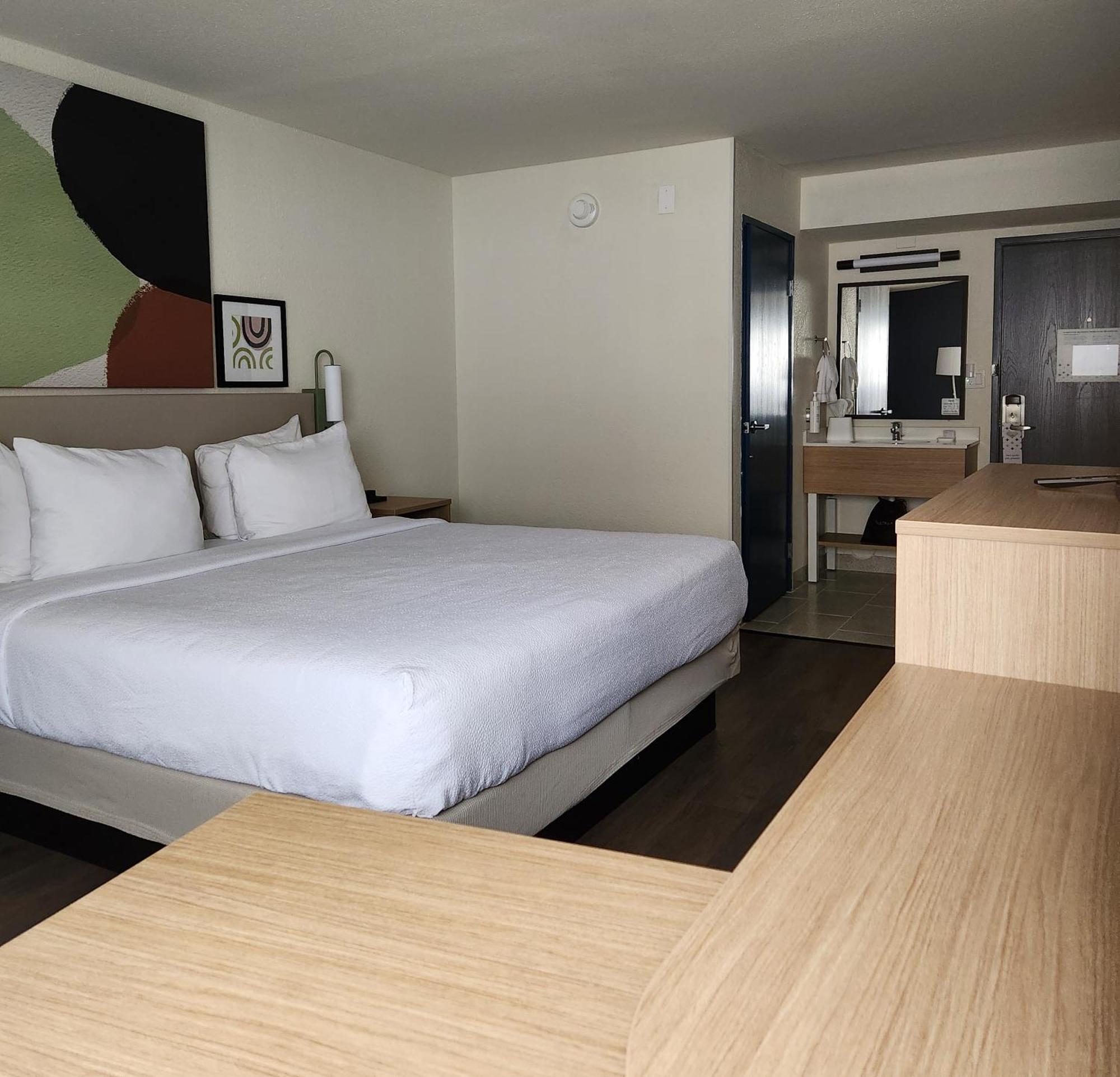 Spark By Hilton Wichita East Exterior photo